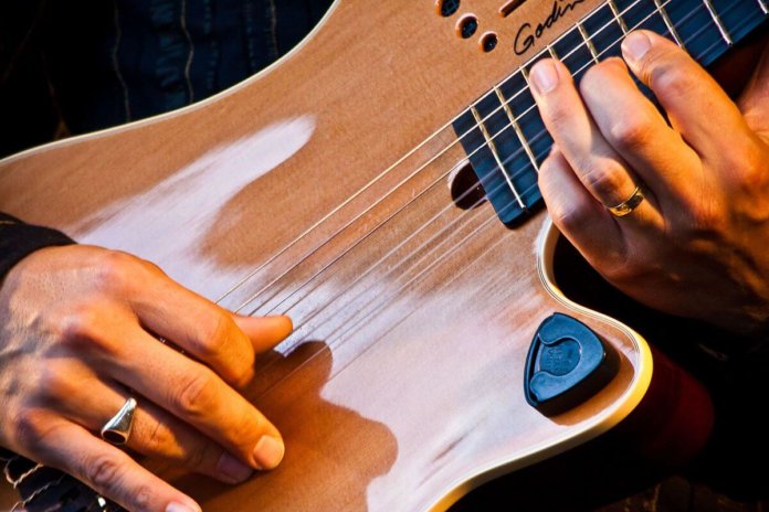 Godin guitar brands deals