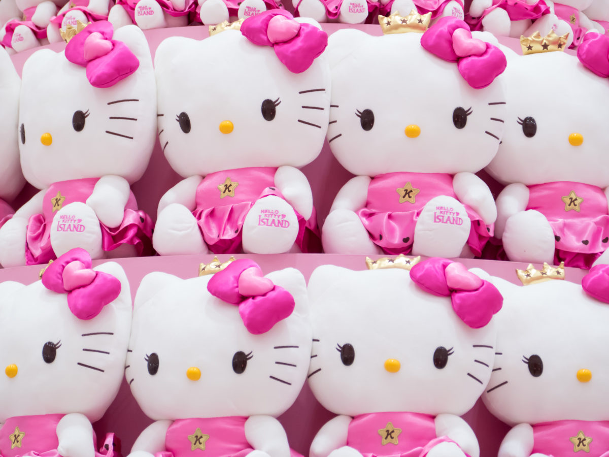 Hello Kitty: Giving to the Next Generation - Tharawat Magazine