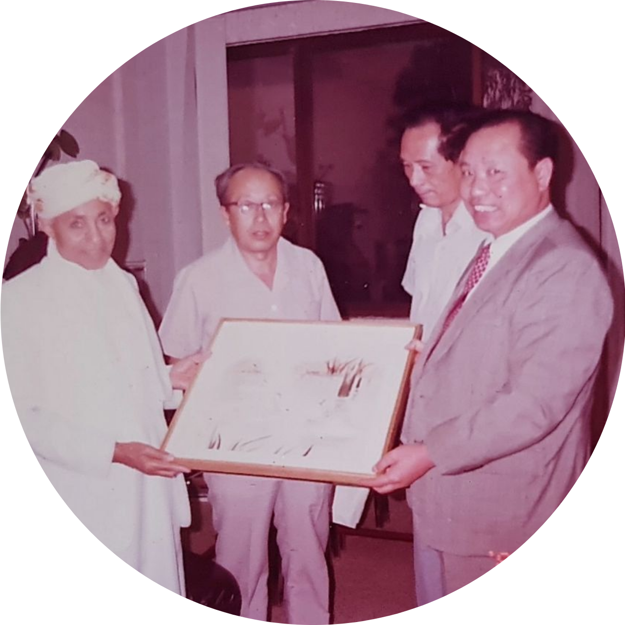From left: Abdullah Abdo Saeed, Member of Supreme Supervisory Board of HSA Group, and Founder Hayel Saeed Anam, HSA Group. Image courtesy of HSA Group
